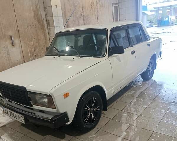 ВАЗ 2107 2004 в Богодухове на Automoto.ua Белый ВАЗ 2107, объемом двигателя 1.5 л и пробегом 250 тыс. км за 900 $, фото 1 на Automoto.ua