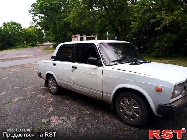 Белый ВАЗ 2107, объемом двигателя 1.5 л и пробегом 0 тыс. км за 800 $, фото 3 на Automoto.ua
