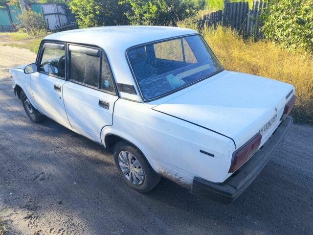 Белый ВАЗ 2107, объемом двигателя 0 л и пробегом 150 тыс. км за 666 $, фото 2 на Automoto.ua