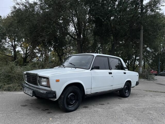 Белый ВАЗ 2107, объемом двигателя 1.5 л и пробегом 70 тыс. км за 1074 $, фото 2 на Automoto.ua