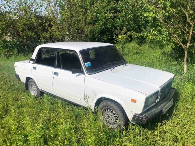 Белый ВАЗ 2107, объемом двигателя 1.5 л и пробегом 199 тыс. км за 1600 $, фото 2 на Automoto.ua