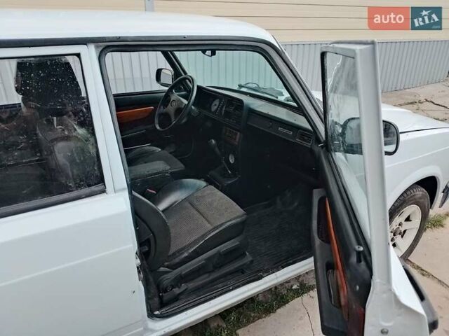Белый ВАЗ 2107, объемом двигателя 1.5 л и пробегом 200 тыс. км за 1400 $, фото 4 на Automoto.ua