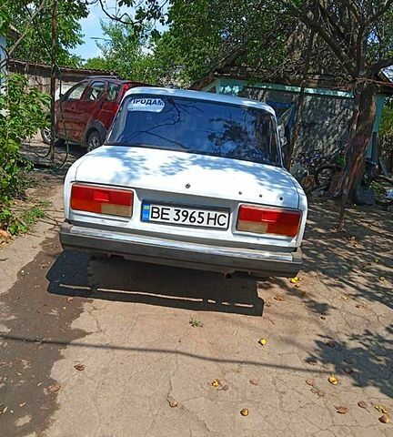 Белый ВАЗ 2107, объемом двигателя 1.5 л и пробегом 100 тыс. км за 1000 $, фото 2 на Automoto.ua