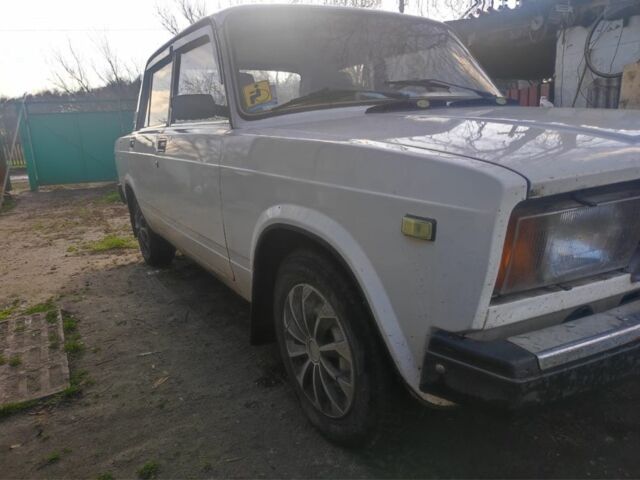 Белый ВАЗ 2107, объемом двигателя 1.5 л и пробегом 57 тыс. км за 1350 $, фото 1 на Automoto.ua