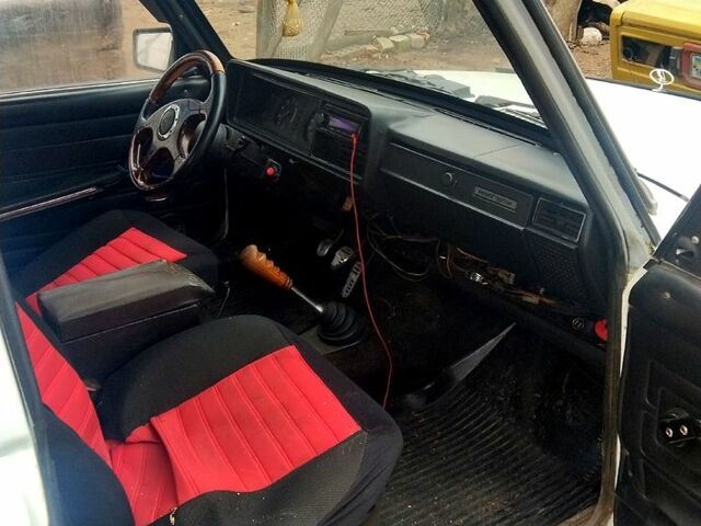 Белый ВАЗ 2107, объемом двигателя 1.5 л и пробегом 0 тыс. км за 650 $, фото 3 на Automoto.ua