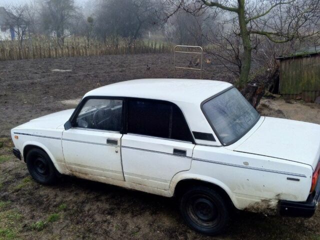 Белый ВАЗ 2107, объемом двигателя 0 л и пробегом 237 тыс. км за 592 $, фото 3 на Automoto.ua