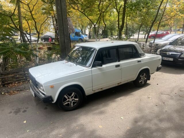 Белый ВАЗ 2107, объемом двигателя 0 л и пробегом 300 тыс. км за 900 $, фото 1 на Automoto.ua
