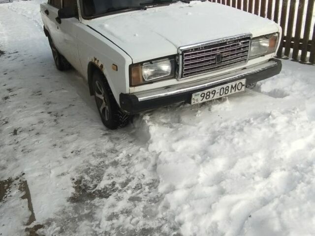 Белый ВАЗ 2107, объемом двигателя 10 л и пробегом 1000 тыс. км за 757 $, фото 2 на Automoto.ua