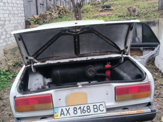 Белый ВАЗ 2107, объемом двигателя 1.5 л и пробегом 12 тыс. км за 356 $, фото 2 на Automoto.ua