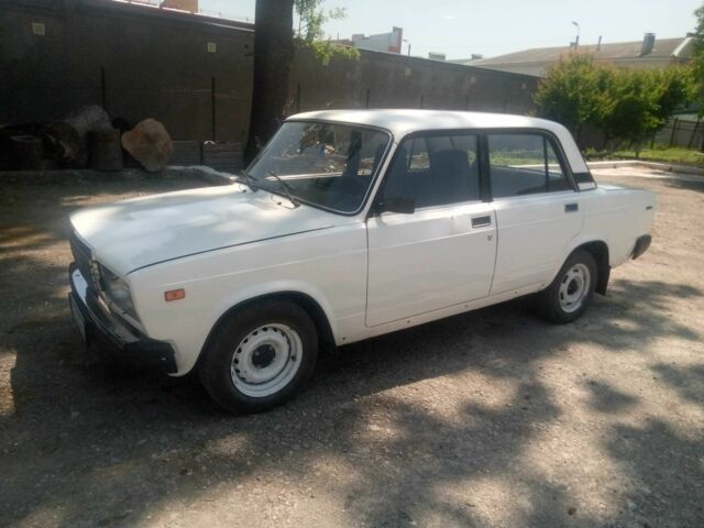 Белый ВАЗ 2107, объемом двигателя 1.5 л и пробегом 87 тыс. км за 800 $, фото 7 на Automoto.ua