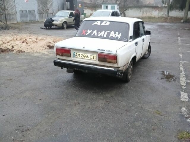 Білий ВАЗ 2107, об'ємом двигуна 1.5 л та пробігом 150 тис. км за 592 $, фото 3 на Automoto.ua