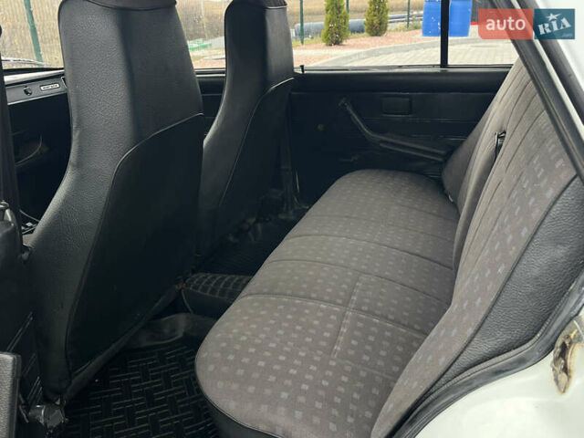 Белый ВАЗ 2107, объемом двигателя 1.5 л и пробегом 109 тыс. км за 1350 $, фото 46 на Automoto.ua