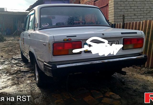 Белый ВАЗ 2107, объемом двигателя 1.5 л и пробегом 0 тыс. км за 1000 $, фото 2 на Automoto.ua