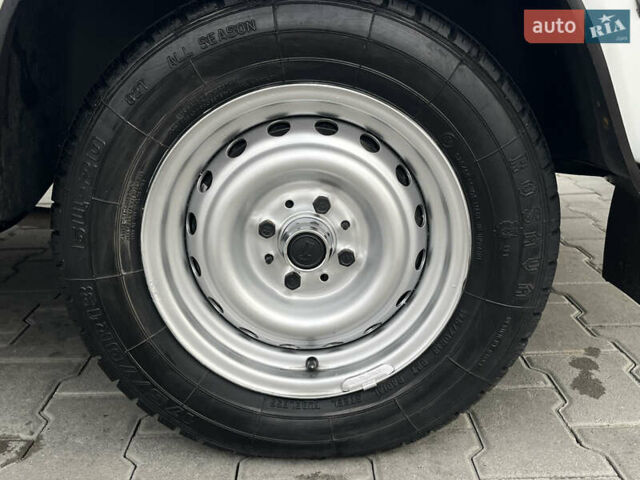 Белый ВАЗ 2107, объемом двигателя 1.5 л и пробегом 109 тыс. км за 1350 $, фото 35 на Automoto.ua