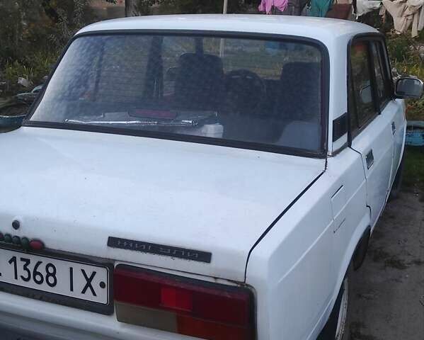 Белый ВАЗ 2107, объемом двигателя 1.5 л и пробегом 100 тыс. км за 700 $, фото 5 на Automoto.ua
