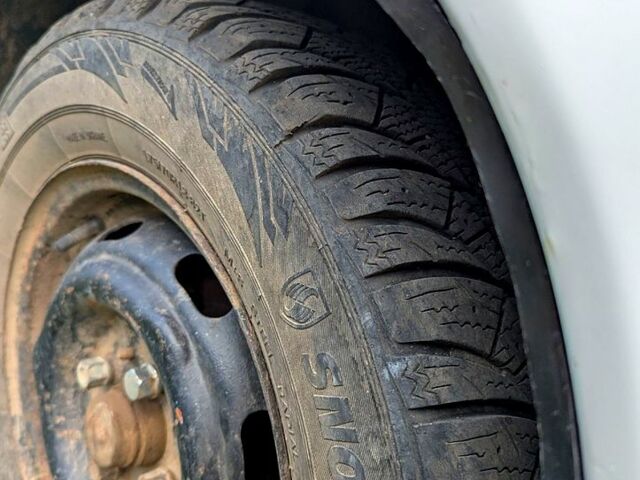 Белый ВАЗ 2107, объемом двигателя 1.5 л и пробегом 200 тыс. км за 650 $, фото 1 на Automoto.ua