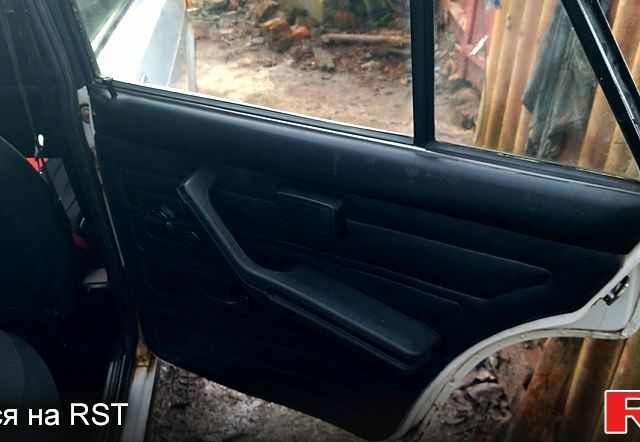 Белый ВАЗ 2107, объемом двигателя 1.5 л и пробегом 0 тыс. км за 1000 $, фото 10 на Automoto.ua