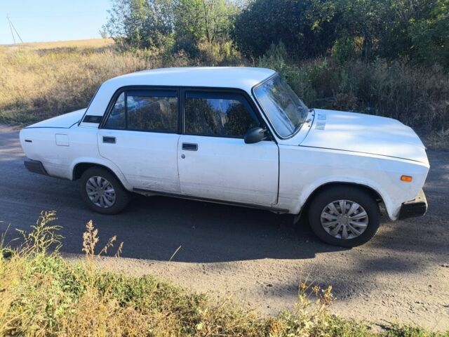 Белый ВАЗ 2107, объемом двигателя 0 л и пробегом 150 тыс. км за 666 $, фото 3 на Automoto.ua