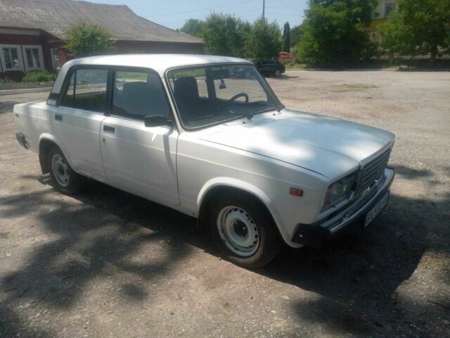 Белый ВАЗ 2107, объемом двигателя 1.5 л и пробегом 87 тыс. км за 800 $, фото 1 на Automoto.ua