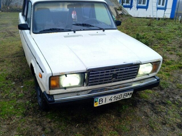 Белый ВАЗ 2107, объемом двигателя 0 л и пробегом 237 тыс. км за 592 $, фото 2 на Automoto.ua