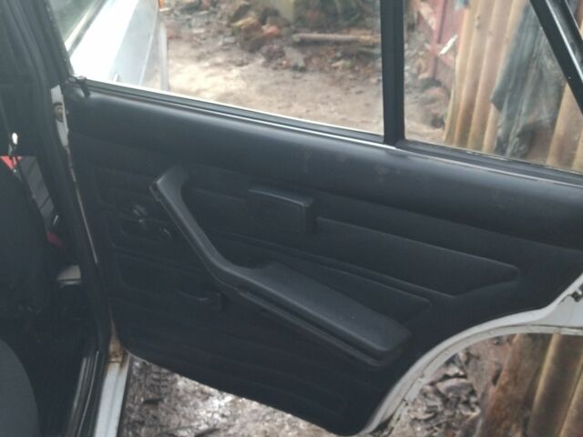 Білий ВАЗ 2107, об'ємом двигуна 1.5 л та пробігом 33 тис. км за 1000 $, фото 7 на Automoto.ua