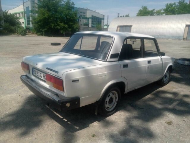 Белый ВАЗ 2107, объемом двигателя 1.5 л и пробегом 87 тыс. км за 800 $, фото 3 на Automoto.ua