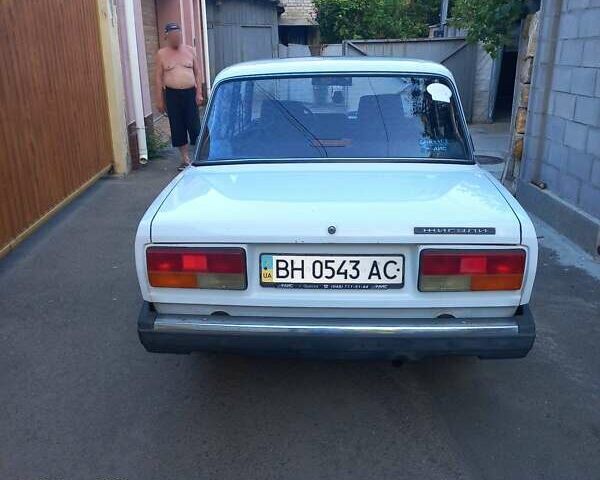 Белый ВАЗ 2107, объемом двигателя 0.25 л и пробегом 195 тыс. км за 1650 $, фото 1 на Automoto.ua