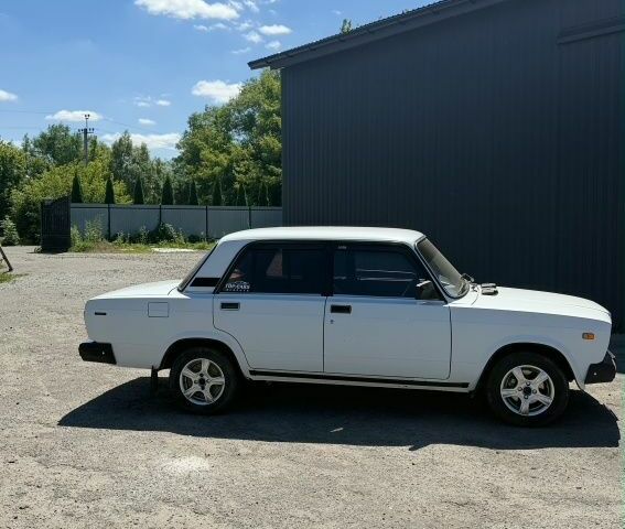 Белый ВАЗ 2107, объемом двигателя 0 л и пробегом 100 тыс. км за 805 $, фото 5 на Automoto.ua
