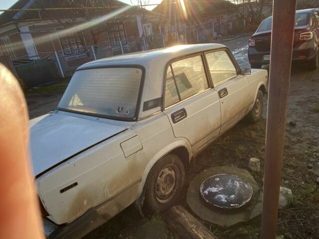 Белый ВАЗ 2107, объемом двигателя 1.4 л и пробегом 250 тыс. км за 550 $, фото 3 на Automoto.ua