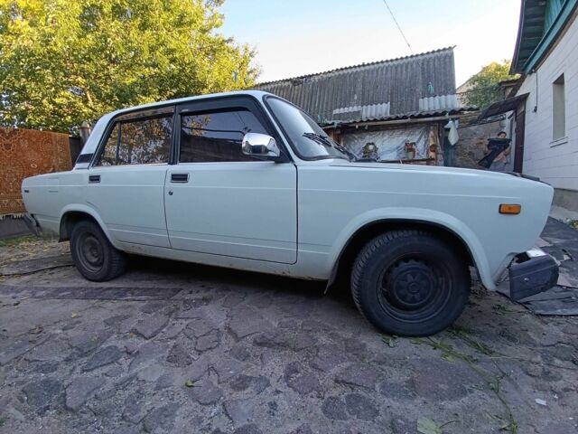 Білий ВАЗ 2107, об'ємом двигуна 0 л та пробігом 180 тис. км за 558 $, фото 3 на Automoto.ua