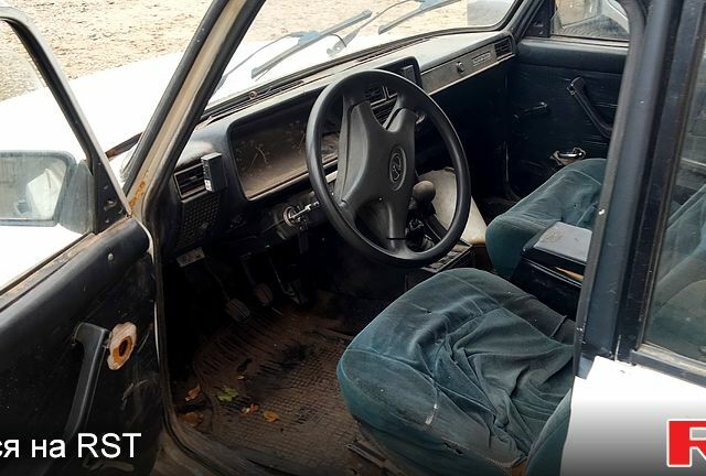 Білий ВАЗ 2107, об'ємом двигуна 1.5 л та пробігом 250 тис. км за 430 $, фото 3 на Automoto.ua