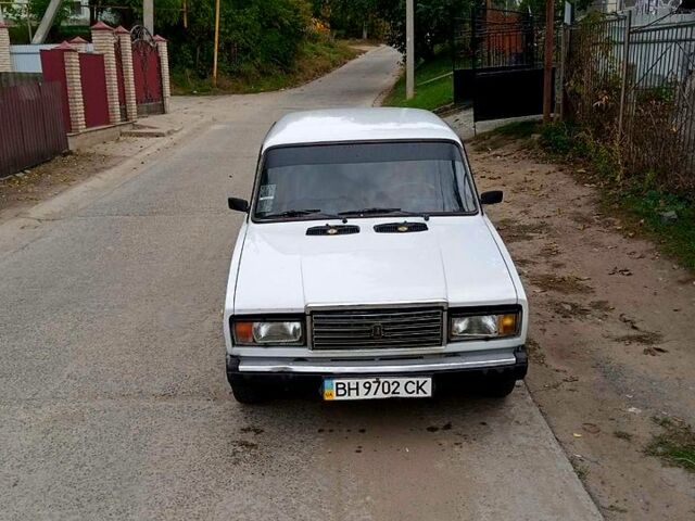 Белый ВАЗ 2107, объемом двигателя 1.6 л и пробегом 90 тыс. км за 900 $, фото 3 на Automoto.ua
