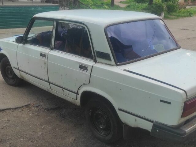 Белый ВАЗ 2107, объемом двигателя 1.5 л и пробегом 80 тыс. км за 800 $, фото 5 на Automoto.ua