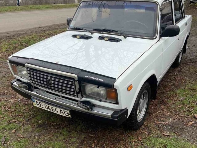 Белый ВАЗ 2107, объемом двигателя 5 л и пробегом 50 тыс. км за 828 $, фото 6 на Automoto.ua