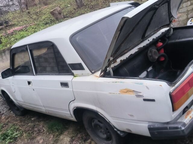 Белый ВАЗ 2107, объемом двигателя 1.5 л и пробегом 12 тыс. км за 356 $, фото 3 на Automoto.ua