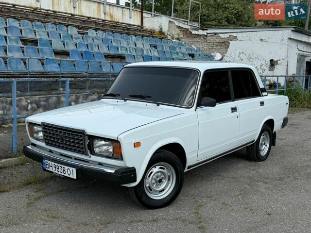 Белый ВАЗ 2107, объемом двигателя 1.45 л и пробегом 18 тыс. км за 2999 $, фото 6 на Automoto.ua