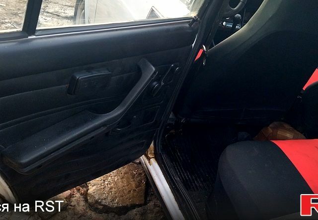 Белый ВАЗ 2107, объемом двигателя 1.5 л и пробегом 0 тыс. км за 1000 $, фото 5 на Automoto.ua