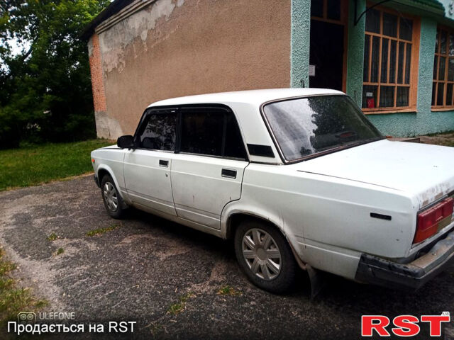 Белый ВАЗ 2107, объемом двигателя 1.5 л и пробегом 0 тыс. км за 800 $, фото 1 на Automoto.ua