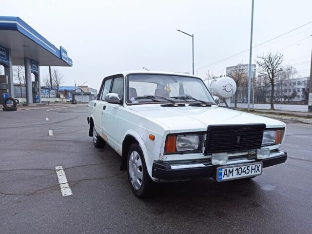 Белый ВАЗ 2107, объемом двигателя 1.5 л и пробегом 100 тыс. км за 900 $, фото 1 на Automoto.ua