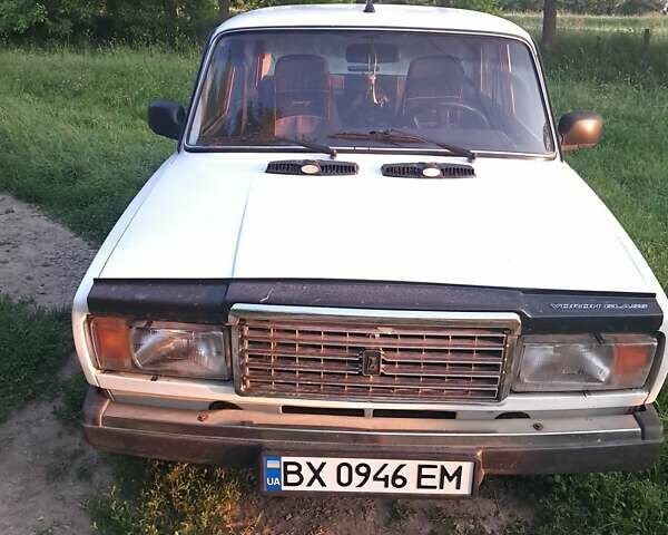 Белый ВАЗ 2107, объемом двигателя 1.5 л и пробегом 130 тыс. км за 2000 $, фото 1 на Automoto.ua