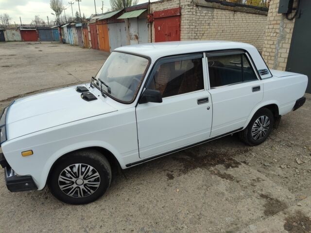 Белый ВАЗ 2107, объемом двигателя 0 л и пробегом 125 тыс. км за 2100 $, фото 3 на Automoto.ua