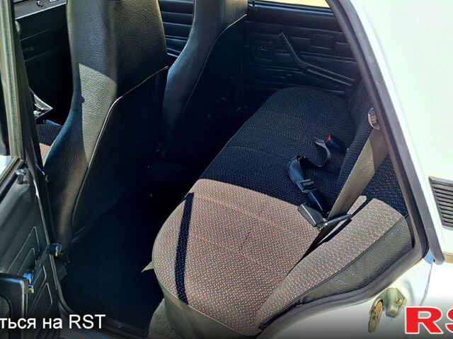 Белый ВАЗ 2107, объемом двигателя 1.5 л и пробегом 46 тыс. км за 2900 $, фото 9 на Automoto.ua