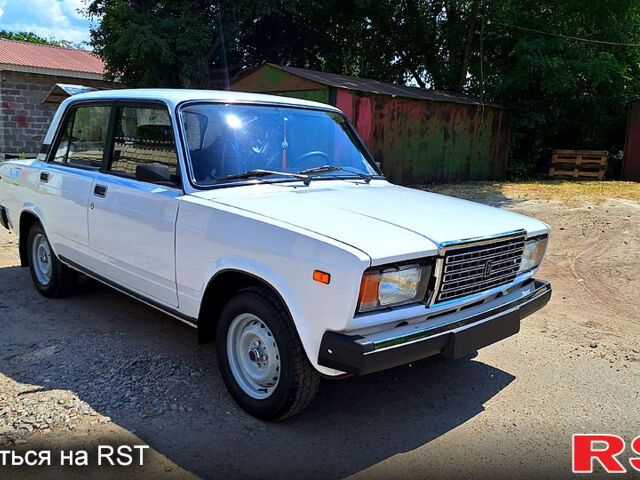 Белый ВАЗ 2107, объемом двигателя 1.5 л и пробегом 46 тыс. км за 2900 $, фото 6 на Automoto.ua