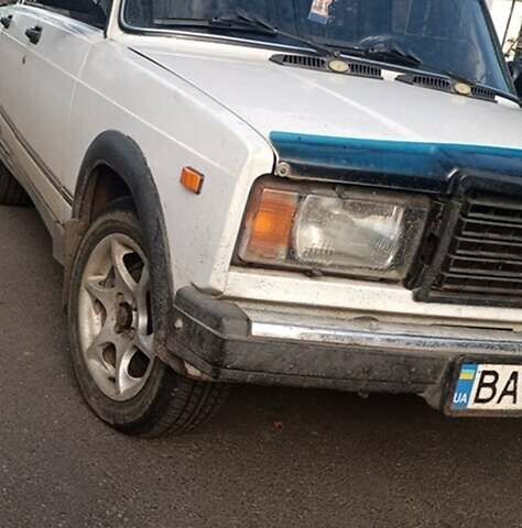 ВАЗ 2107 2005 в Знаменке на Automoto.ua Белый ВАЗ 2107, объемом двигателя 1.5 л и пробегом 300 тыс. км за 1200 $, фото 4 на Automoto.ua