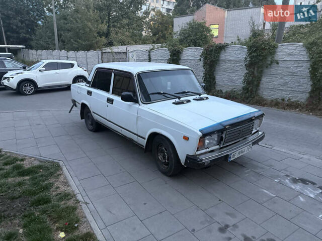 Белый ВАЗ 2107, объемом двигателя 1.45 л и пробегом 200 тыс. км за 600 $, фото 2 на Automoto.ua