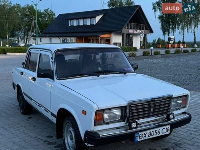 Белый ВАЗ 2107, объемом двигателя 1.45 л и пробегом 100 тыс. км за 1300 $, фото 2 на Automoto.ua
