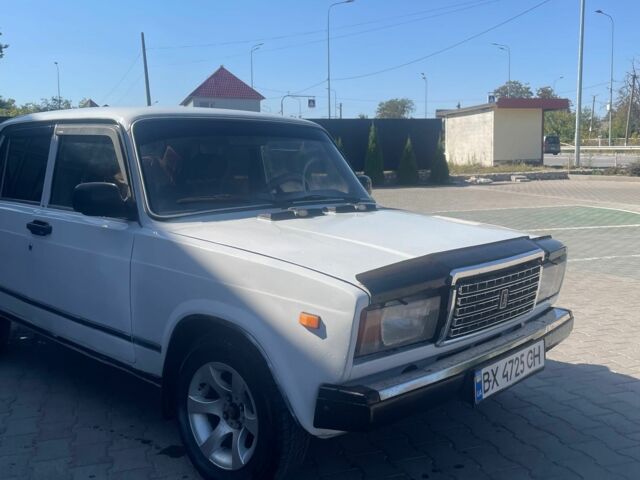 Белый ВАЗ 2107, объемом двигателя 1.5 л и пробегом 95 тыс. км за 1000 $, фото 1 на Automoto.ua