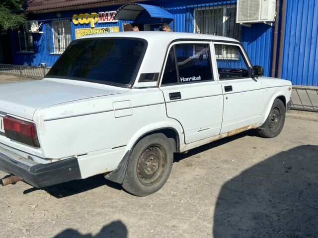 Белый ВАЗ 2107, объемом двигателя 1.5 л и пробегом 1000 тыс. км за 956 $, фото 2 на Automoto.ua