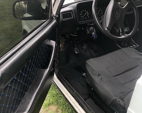 Белый ВАЗ 2107, объемом двигателя 1.5 л и пробегом 150 тыс. км за 900 $, фото 17 на Automoto.ua