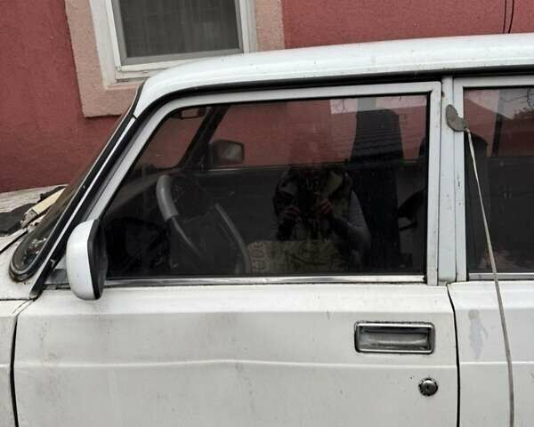 Белый ВАЗ 2107, объемом двигателя 0 л и пробегом 200 тыс. км за 167 $, фото 1 на Automoto.ua